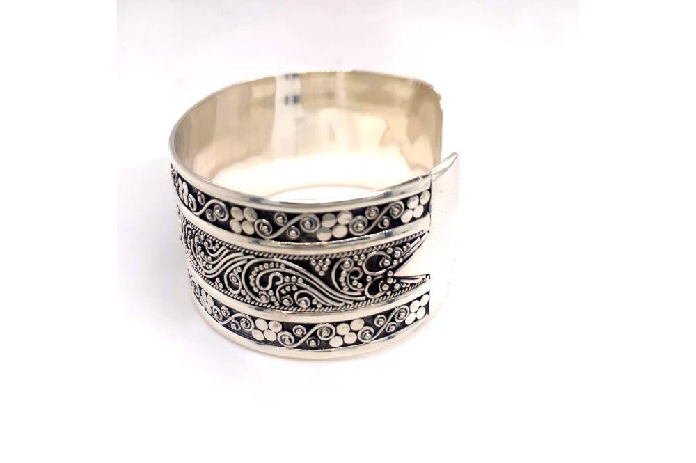 Intrinsic Bangle