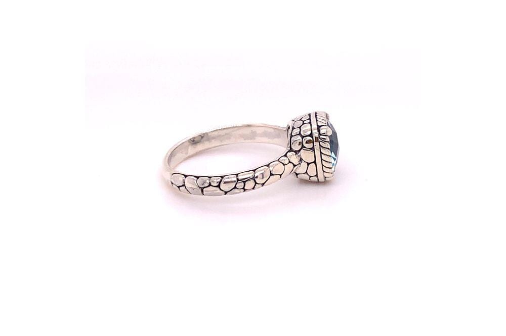 Segara Ring- Blue Topaz