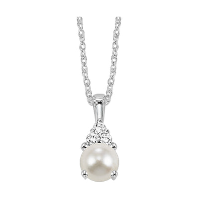 10Kt White Gold Diamond 1/50Ctw & Pearl 3/4Ctw Pendant