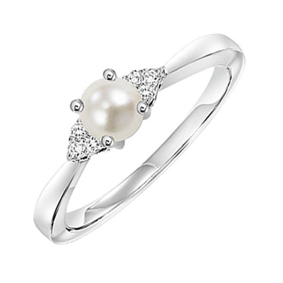 10Kt White Gold Diamond 1/20Ctw & Pearl 7/8Ctw Ring