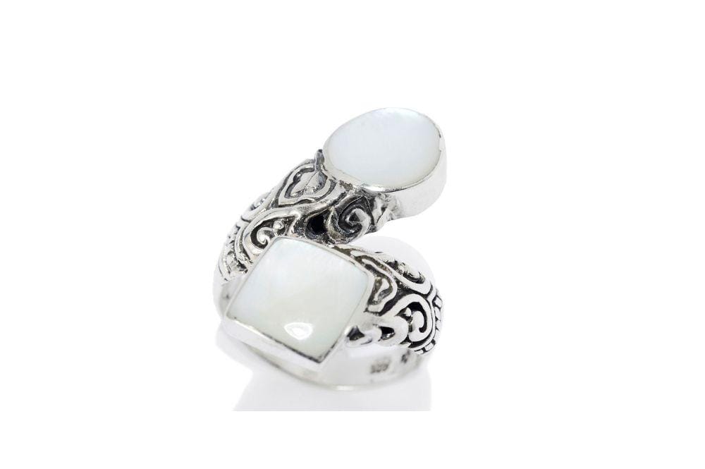 Taoyi Ring- Mother Of Pearl